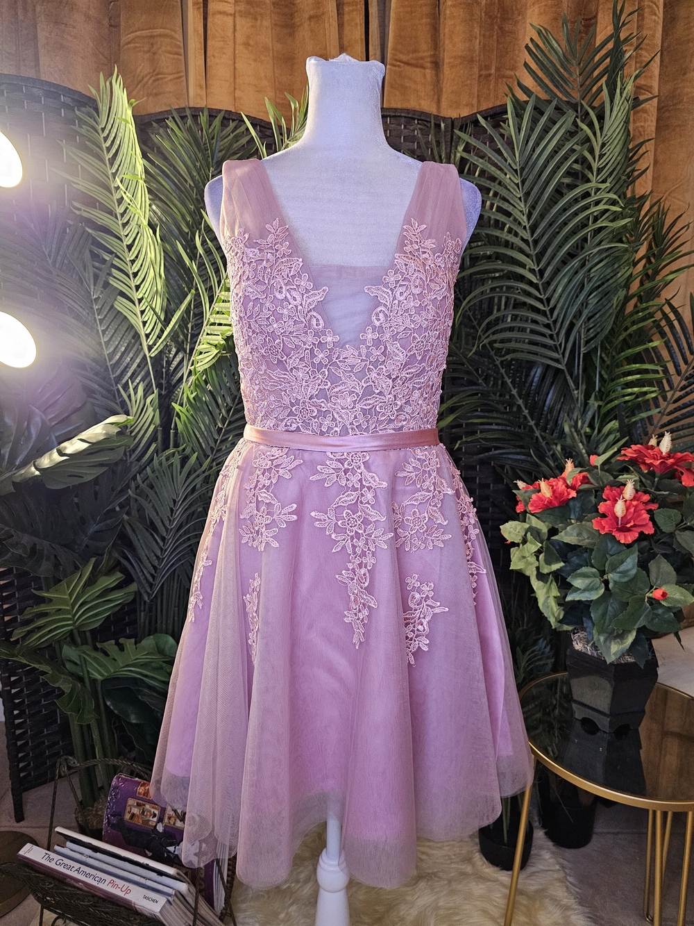 Sleeveless Pink Lace Appliqué Mini Dress